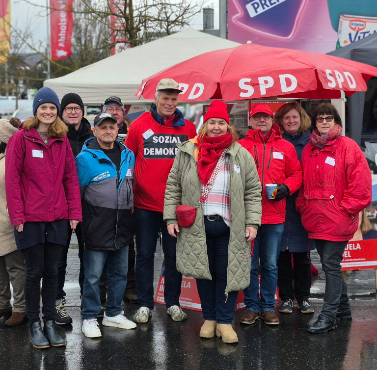 1402 Großer Wahlinfostand